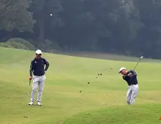 包含高尔夫超级杯上演强强对话，北城猎隼队绝杀关东银狐队，多点开花奏效；更衣室氛围正向的词条
