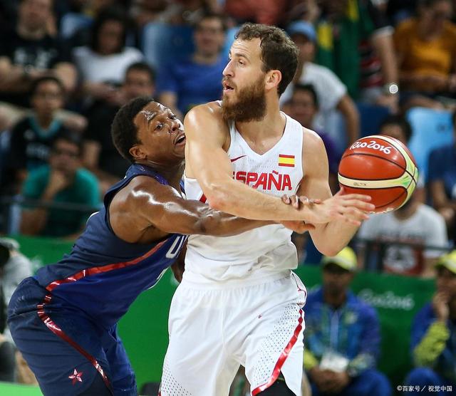  曼城夺冠后更衣室 