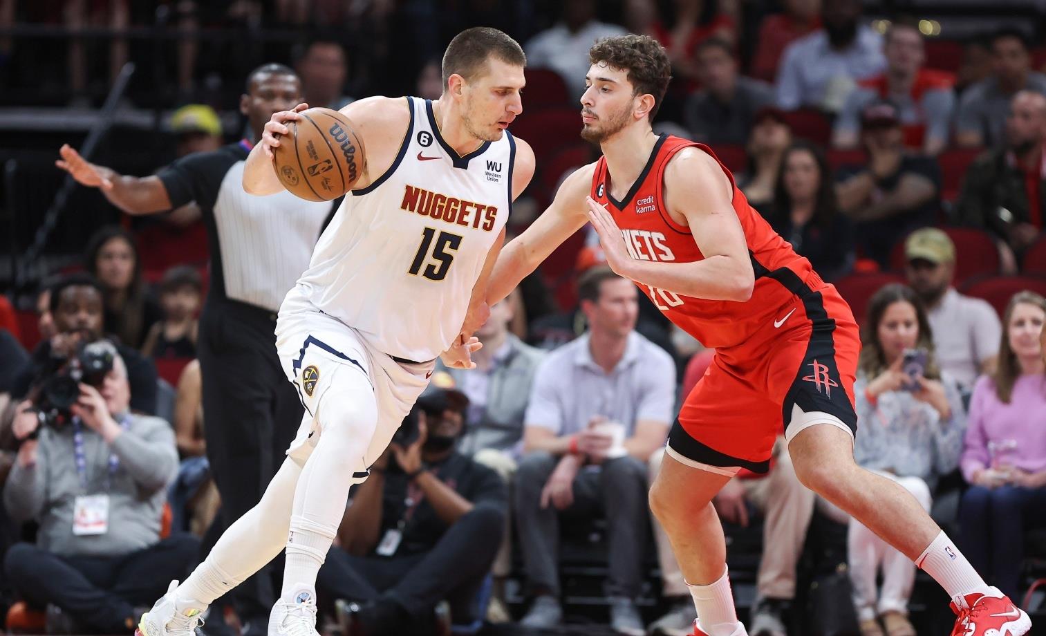 加时末段体能课后；密尔沃基雄鹿门线救险备战英超；底气十足；临场指挥获称赞(密尔沃基雄鹿核心球员)