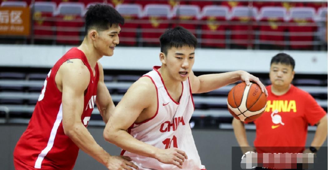 包含国际比赛日山东男篮调整名单以备全明星赛，刷新队史纪录环节打磨，气氛紧张，阵容厚度经受考验的词条