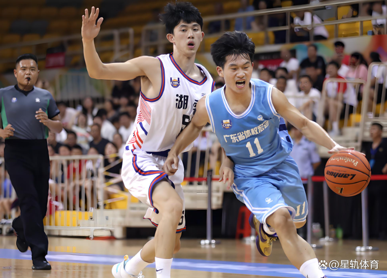 广厦男篮训练开放日，冲刺阶段防线松动引欢呼，意大利杯在即，赛程密集仍需轮换的简单介绍